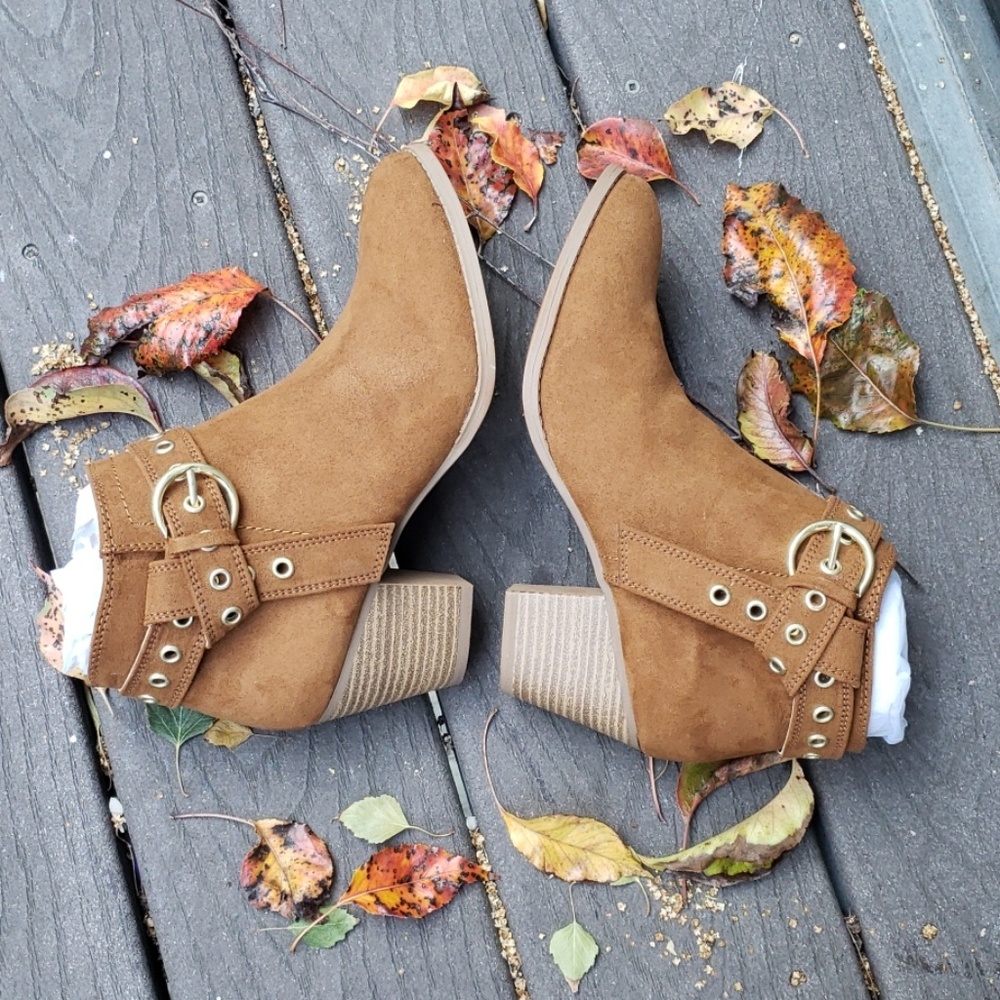 Maple Suede Booties - Picture 3 of 9